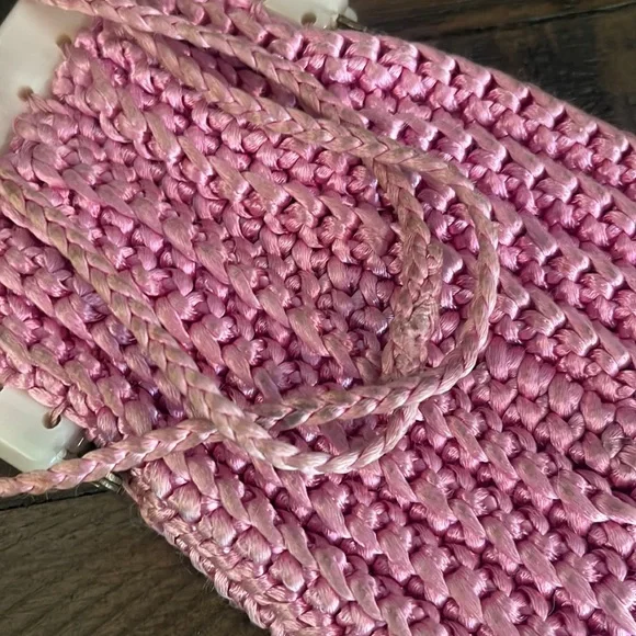 🍄1950’s Marilyn Pivnick Pink Hand Crocheted Bakelite Frame Small Purse - Picture 8 of 12